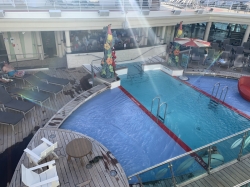 Independence of the Seas Solarium picture