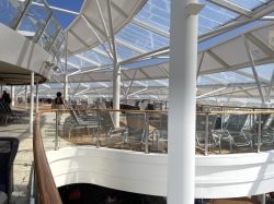 Harmony of the Seas Solarium Bar picture