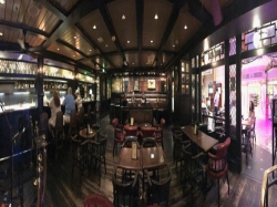 Liberty of the Seas Hoof & Claw Pub picture