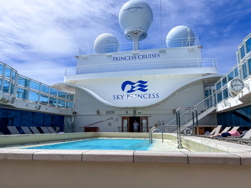 Sky Princess Retreat Pool Pictures