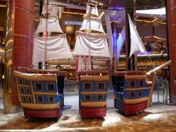 Allure of the Seas Rising Tide Bar picture