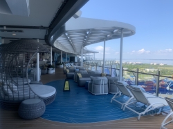 Wonder of the Seas Suite Sun Deck picture