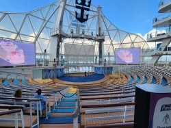 Wonder of the Seas Aqua Theater picture