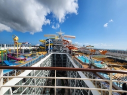 Wonder of the Seas Splashaway Bay picture