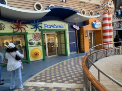 Allure of the Seas Boardwalk picture