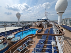 Norwegian Sky Pools picture