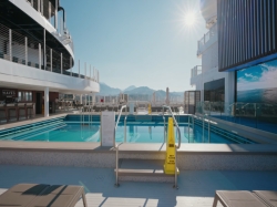 Norwegian Viva Main Pool picture