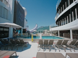 Norwegian Viva Main Pool picture