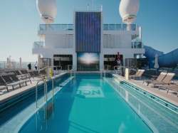 Norwegian Viva Main Pool picture