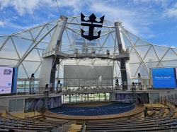 Wonder of the Seas Aqua Theater picture