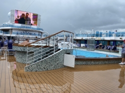 Regal Princess Fountain Pool picture