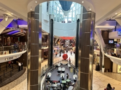 Symphony of the Seas Rising Tide Bar picture