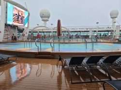 Independence of the Seas Outdoor Movie Screen picture