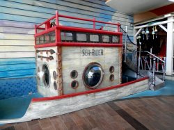 Oasis of the Seas Boardwalk picture