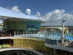 Icon of the Seas Swim & Tonic picture