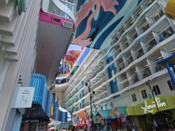 Icon of the Seas Surfside picture