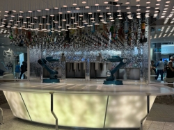 Harmony of the Seas Bionic Bar picture