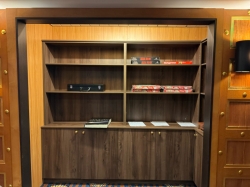 Mariner of the Seas Card Room Library picture