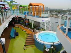 Icon of the Seas Cove Pool picture