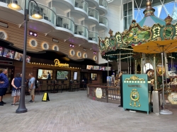 Utopia of the Seas Playmakers Bar picture