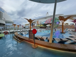 Utopia of the Seas Main Pool picture