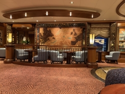 Queen Elizabeth Midships Bar picture