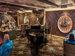 Symphony of the Seas Schooner Bar picture