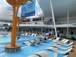 Utopia of the Seas Main Pool picture