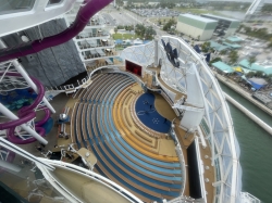 Utopia of the Seas Aqua Theater picture