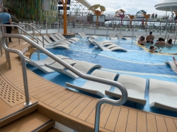 Utopia of the Seas Main Pool picture