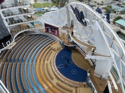 Utopia of the Seas Aqua Theater picture