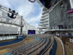 Utopia of the Seas Aqua Theater picture