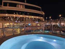 Norwegian Jewel Sapphire Pool picture