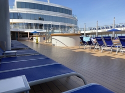 Norwegian Jewel Sapphire Pool picture