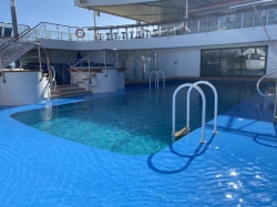 Norwegian Jewel Sapphire Pool picture