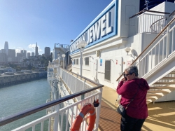 Norwegian Jewel Jogging Track picture