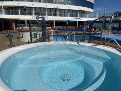 Norwegian Jewel Sapphire Pool picture