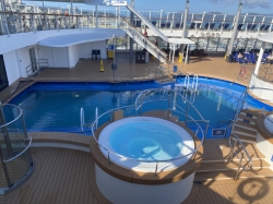 Norwegian Jewel Sapphire Pool picture