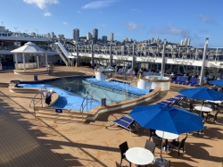 Norwegian Jewel Sapphire Pool picture