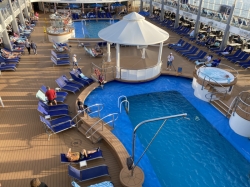 Norwegian Jewel Sapphire Pool picture