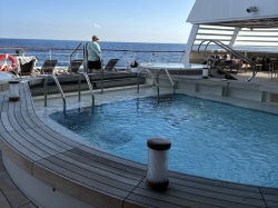 Seabourn Ovation Pool picture