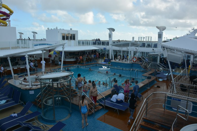 Norwegian Breakaway Main Pool Pictures