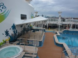 Norwegian Breakaway Main Pool picture