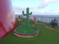 Carnival Valor Mini Golf picture