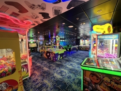 Freedom of the Seas Video Arcade picture