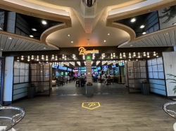 Freedom of the Seas Playmakers Bar picture