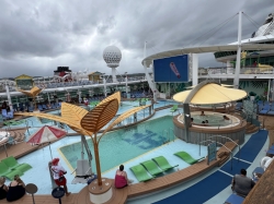 Freedom of the Seas Outdoor Movie Screen picture