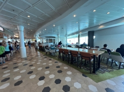 Freedom of the Seas Windjammer Cafe picture