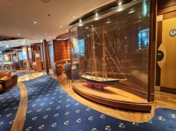 Jewel of the Seas Schooner Bar picture