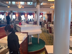 Norwegian Pearl Summer Palace Main Dining Room picture